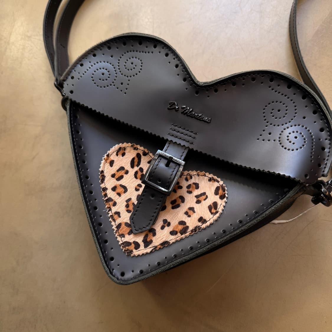 2018  닥터마틴 와일드 하트 발렌타인 한정판 상품이미지2