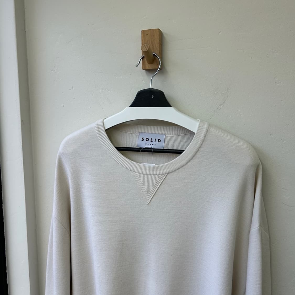 15843 - 솔리드 옴므 화이트 니트 상품이미지1