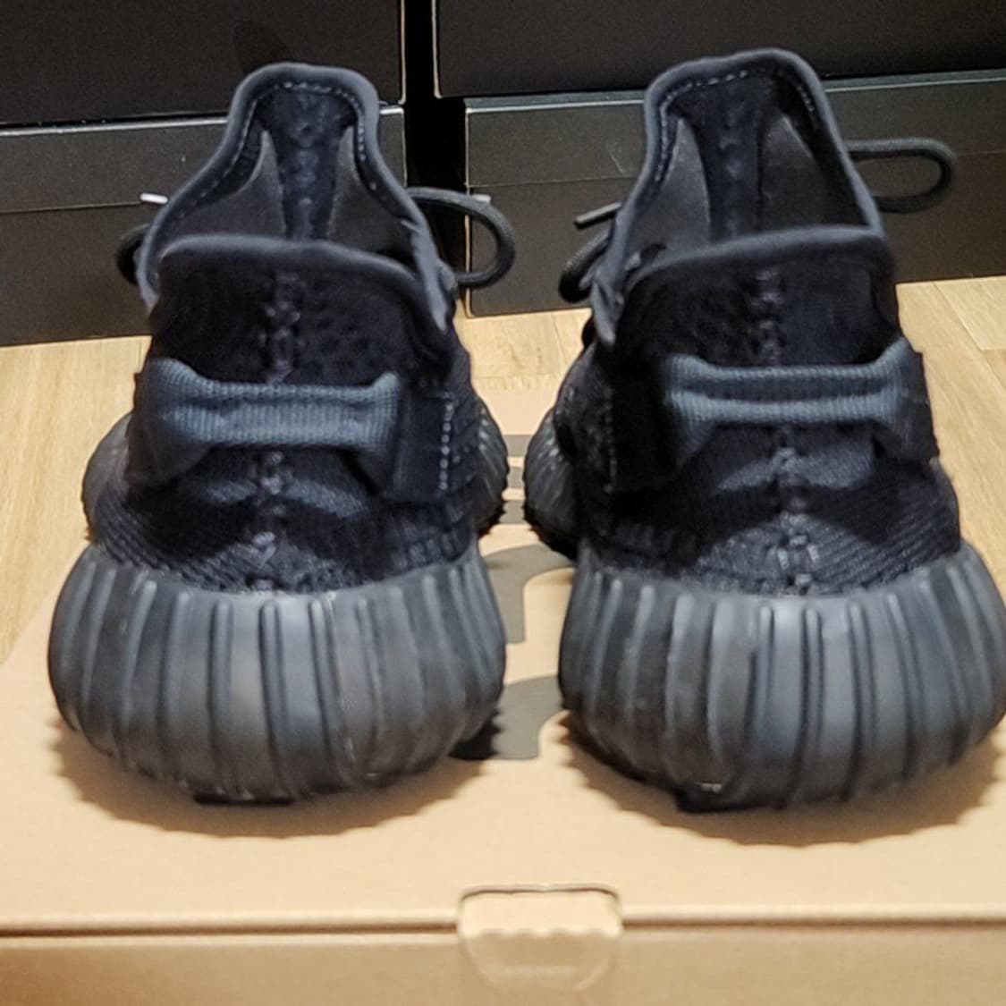 아디다스 이지부스트 275  오닉스 350V2 상품이미지5