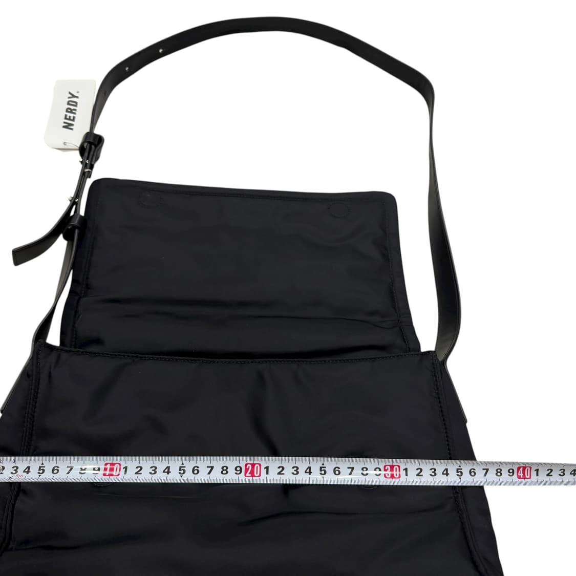 널디 엔디와이 플러피 크로스백 가방 블랙 상품이미지8