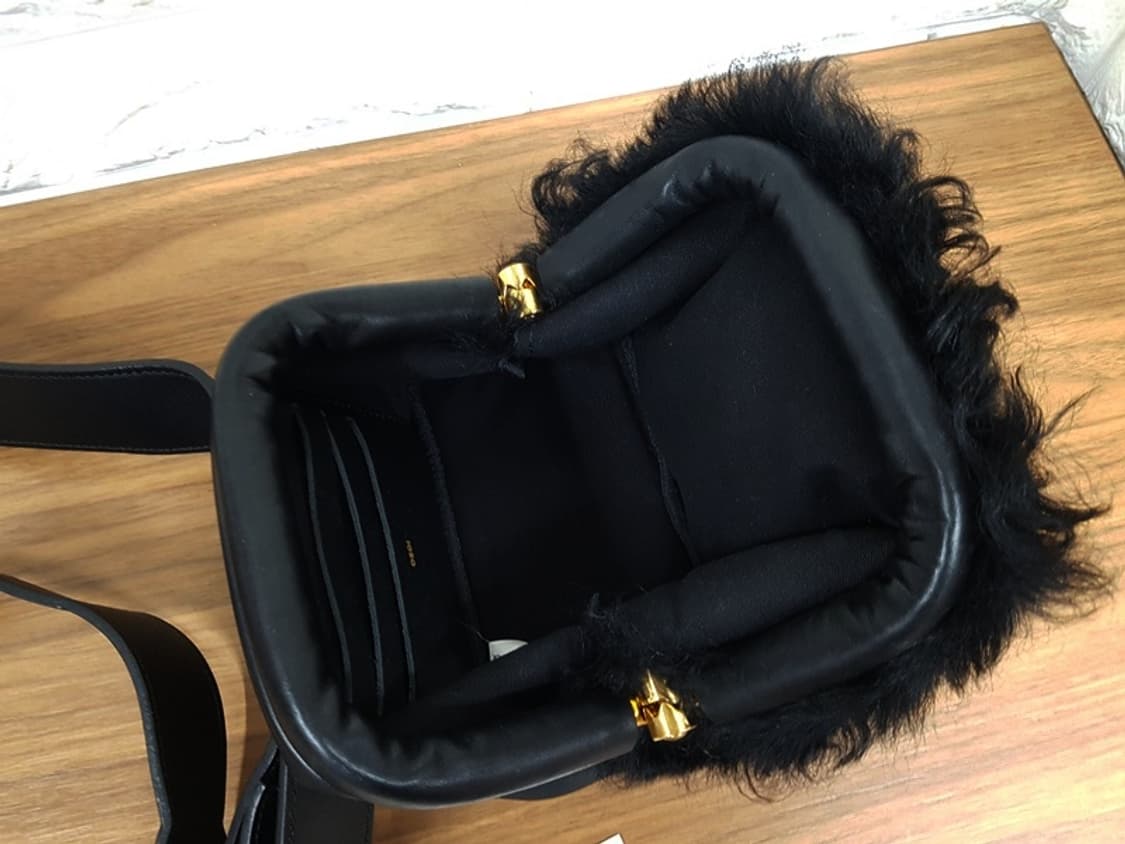 OSOI 오소이 미니 브로트백 (양모 퍼 숄더백 &크로스백) 상품이미지6