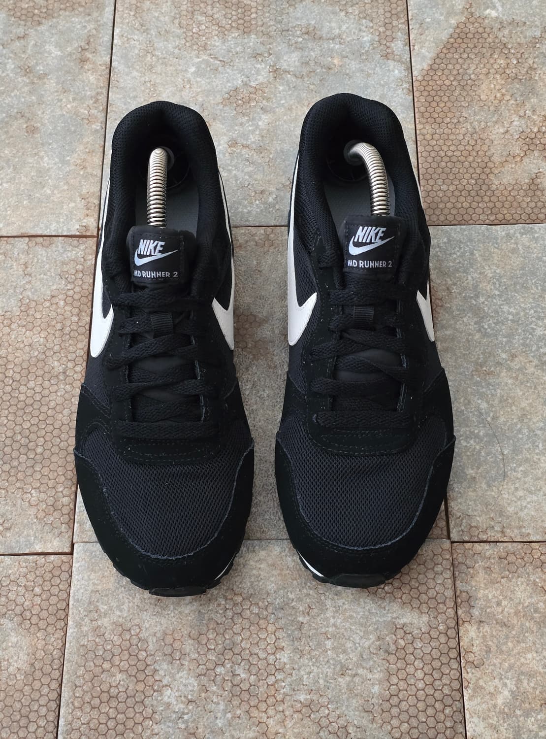 (245)나이키 md 러너 2 검흰  상품이미지2