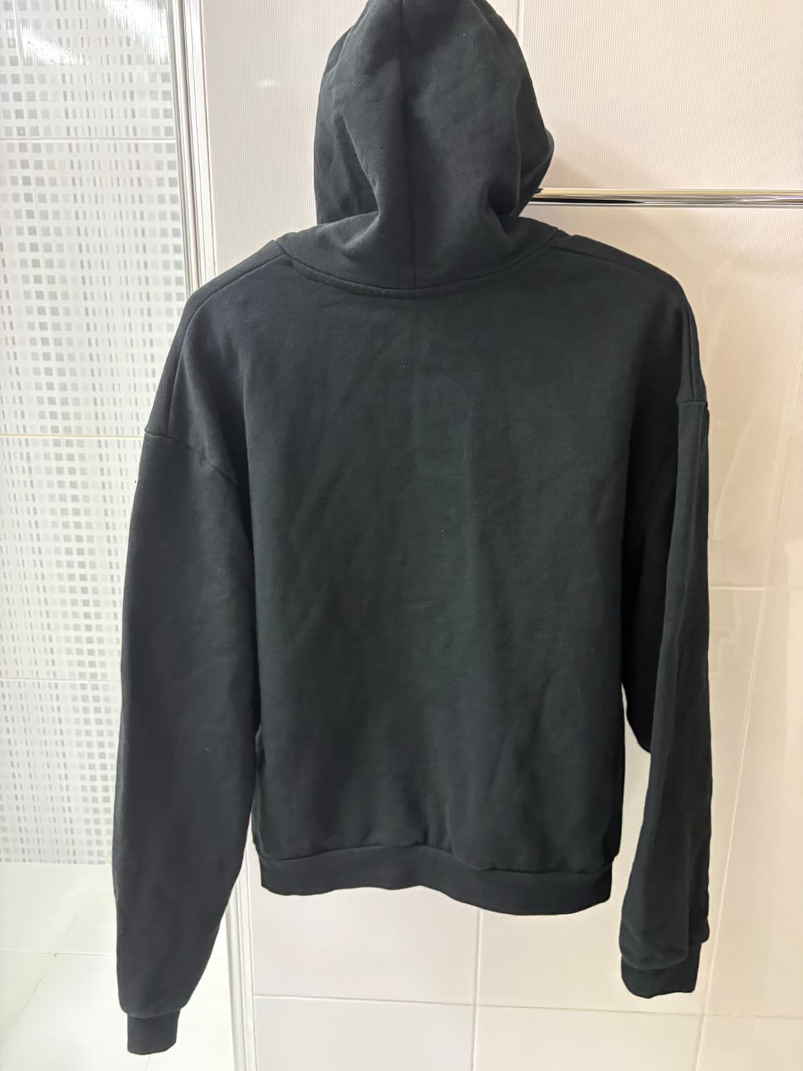 발렌시아가 블랙 후드티 상품이미지2