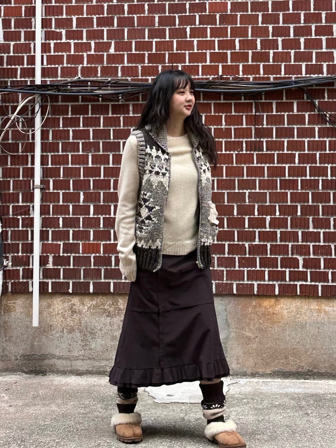 르마드 무스탕 코위찬 니트조끼 집업 폴로 니트 브라운 스커트 코디세트 상품이미지8