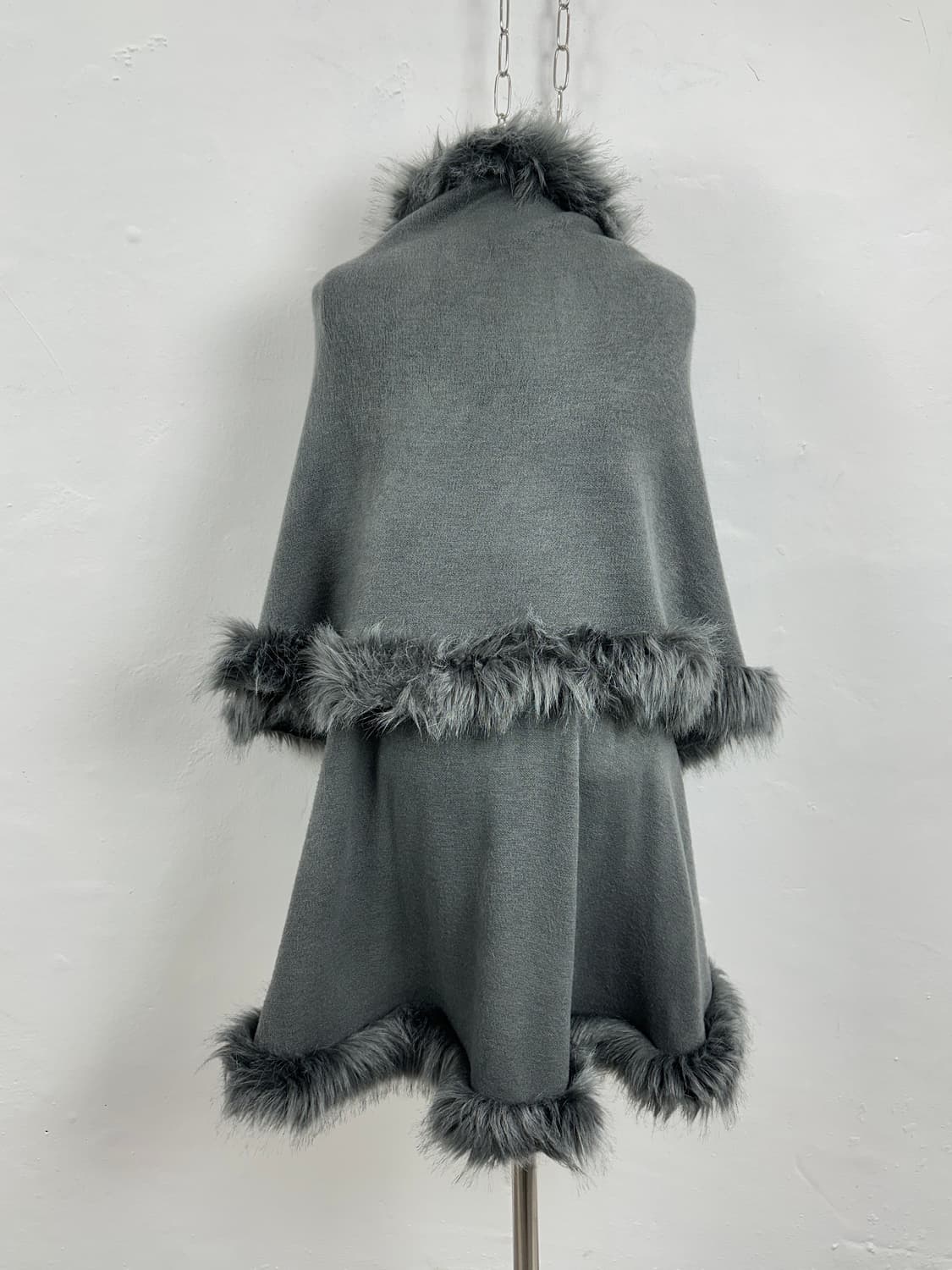 Fur Trim Grey Cape 상품이미지3