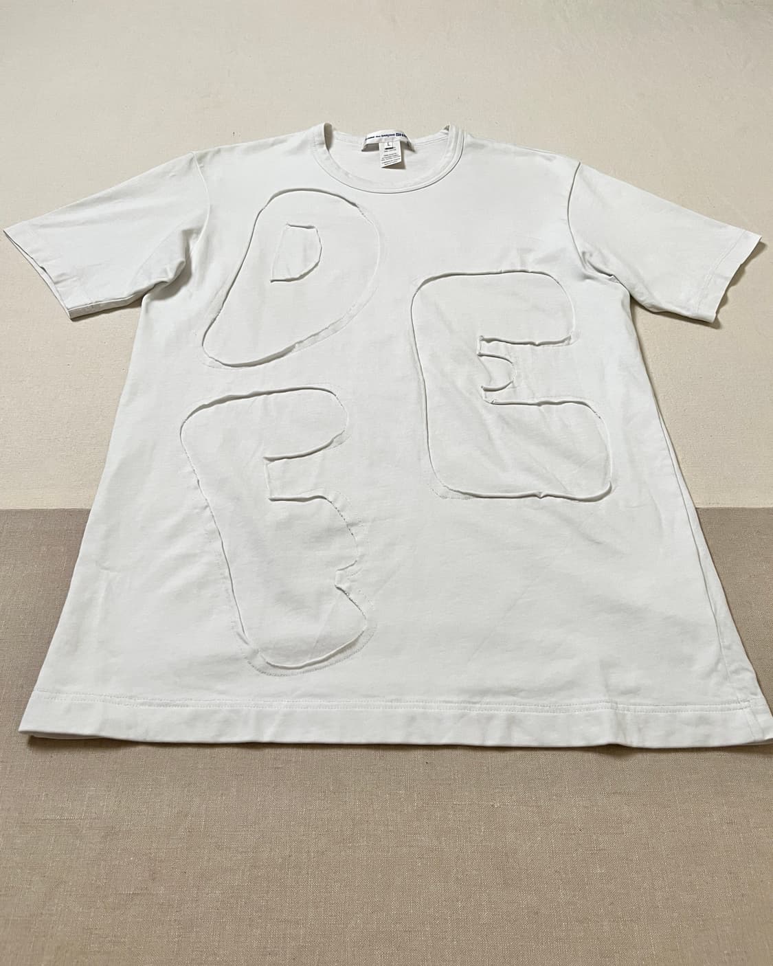 꼼데가르송 컷아웃 아플리케 티셔츠 comme des garcons 상품이미지3