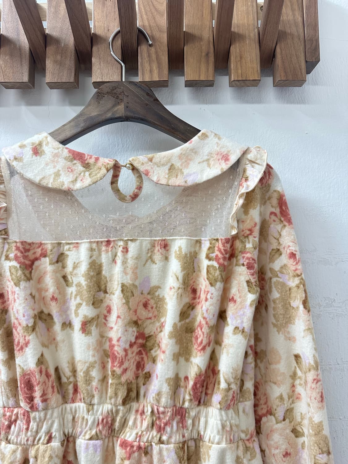 택있는 새상품 Liz Lisa 리즈리사 플라워 프릴 둥근 카라 원피스 상품이미지8