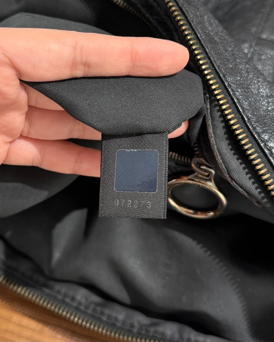 펜디 블랙 디아블로 레더 숄더백 상품이미지8