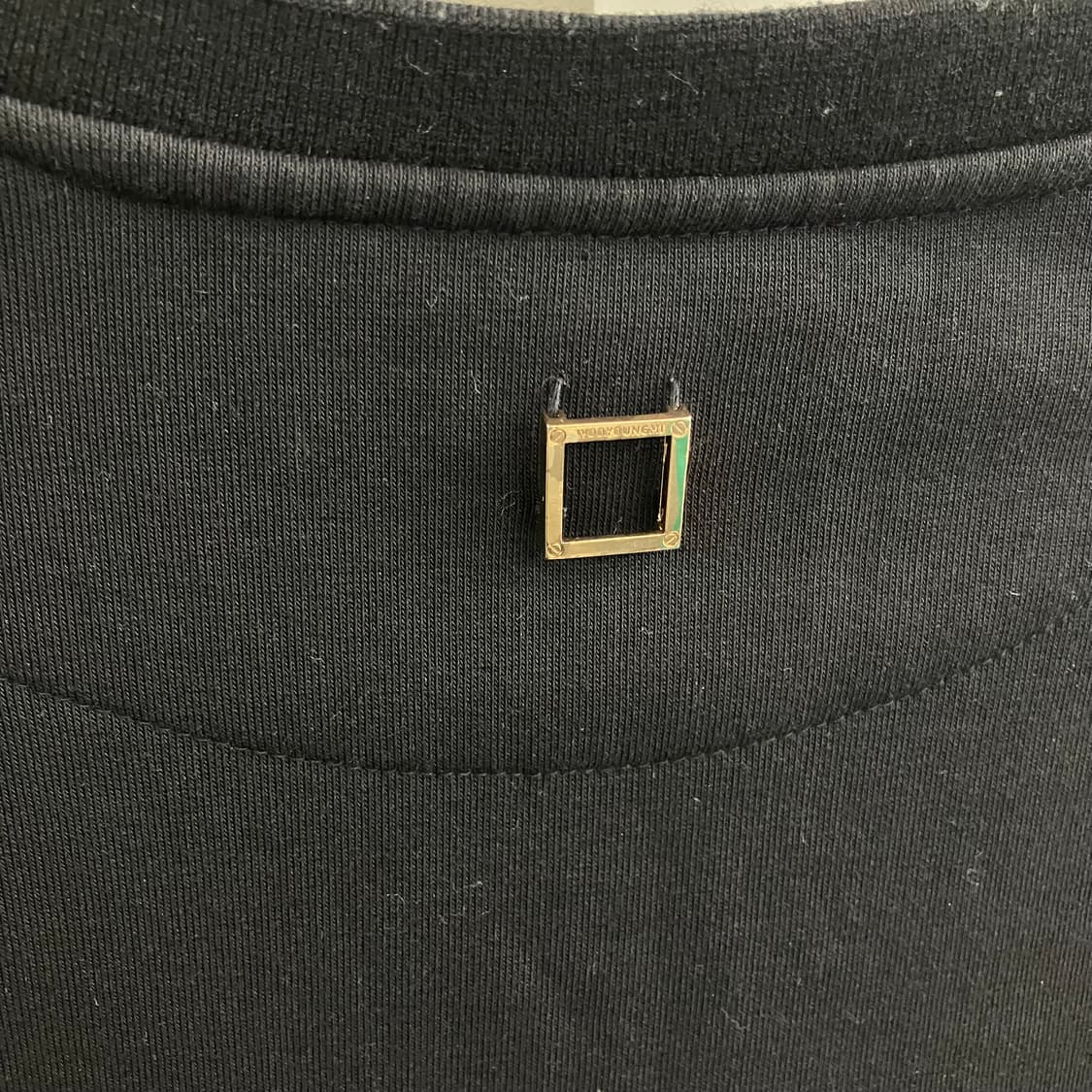 우영미 블랙 스퀘어 스웨트셔츠 50 상품이미지5