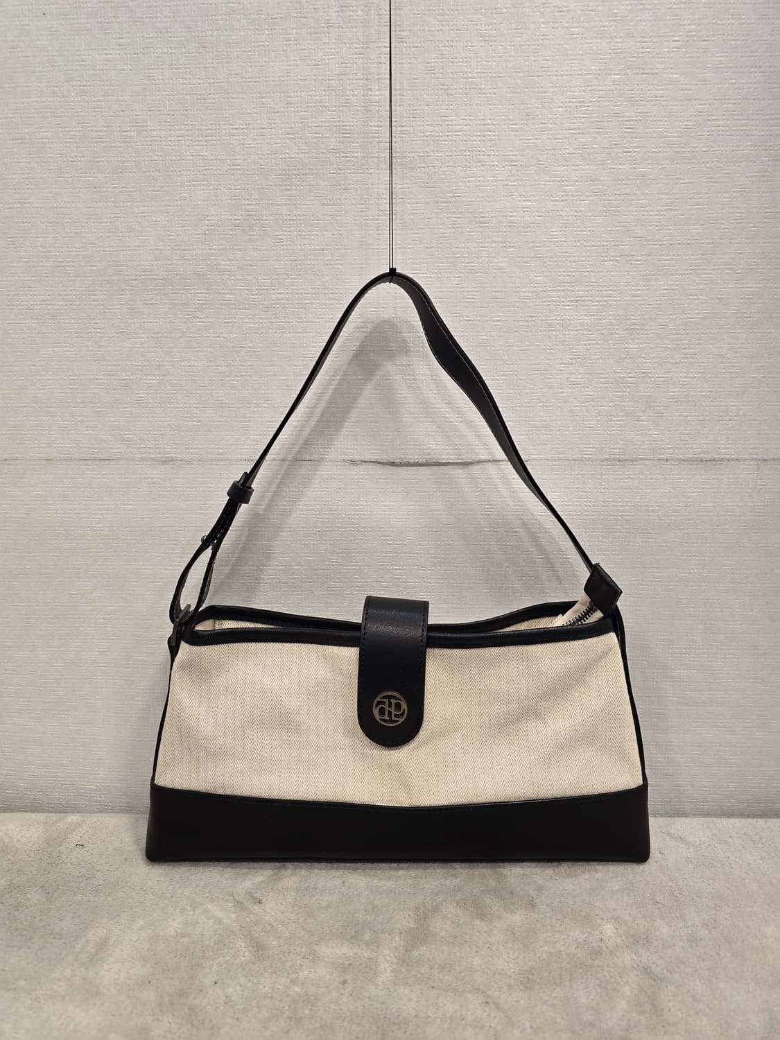 드파운드 타운백 호보백 헤링본 아이보리&블랙 숄더백 상품이미지1