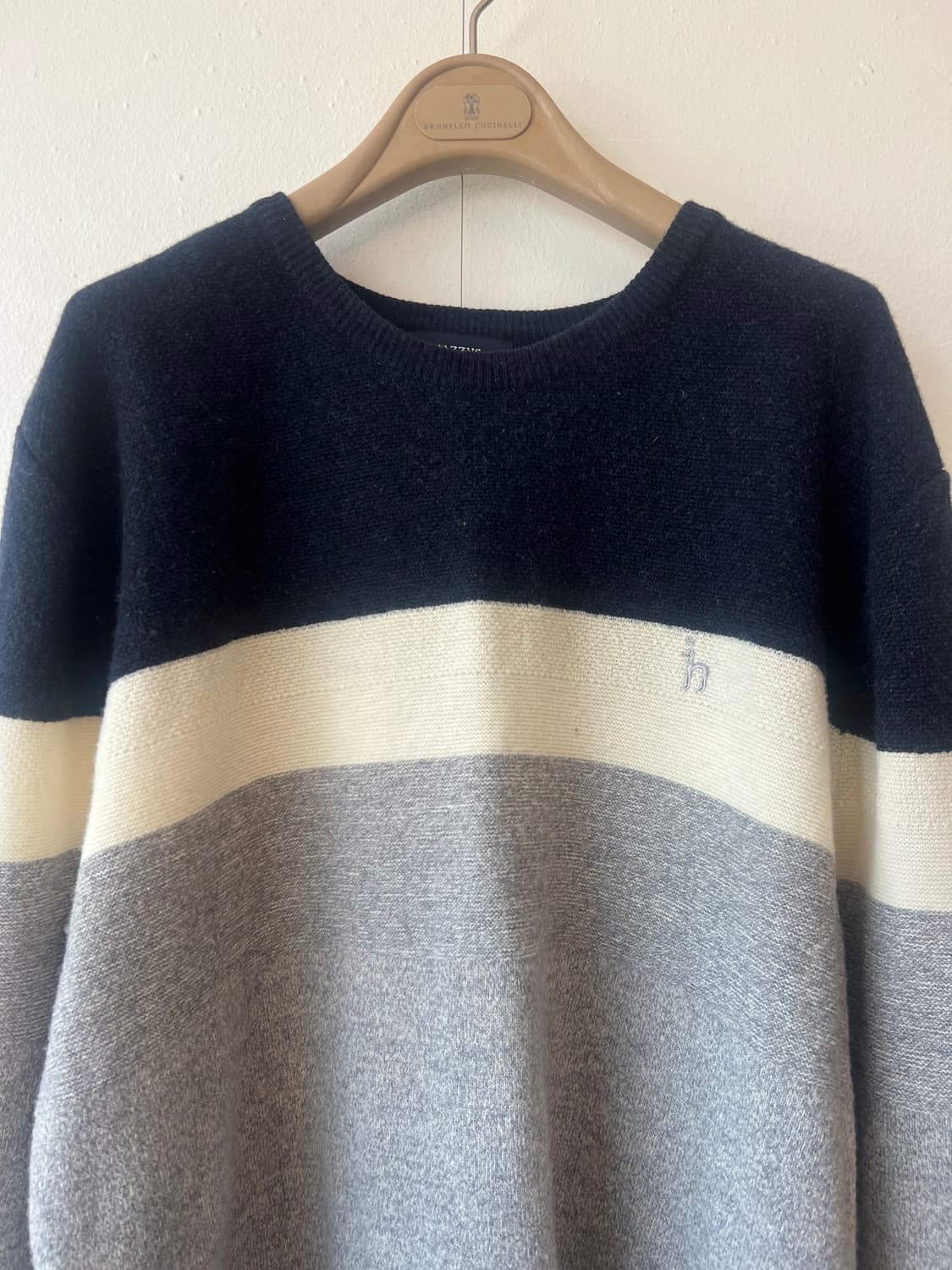 헤지스 남성 그레이 라운드울니트 상품이미지1