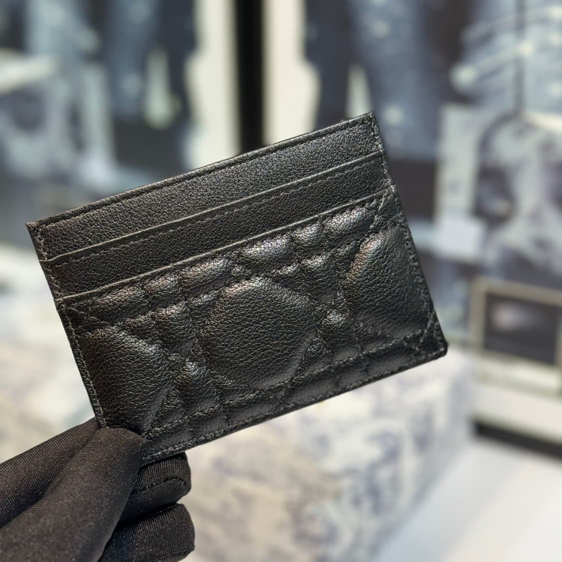 디올 카로 5 슬롯 카드 홀더 서플 까나쥬 카프스킨 블랙 상품이미지5