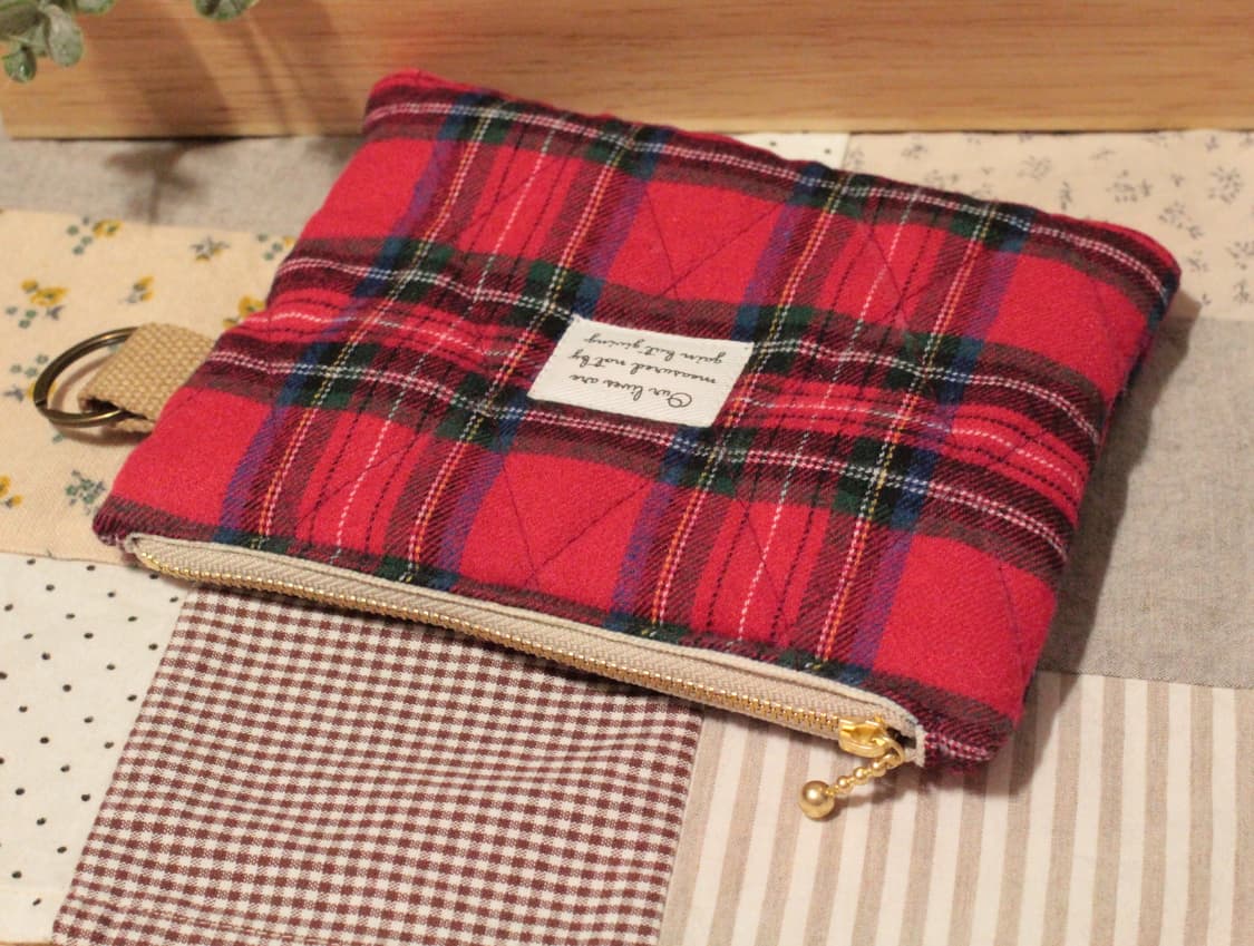 핸드메이드 레드체크 키링 퀼팅 파우치 상품이미지3