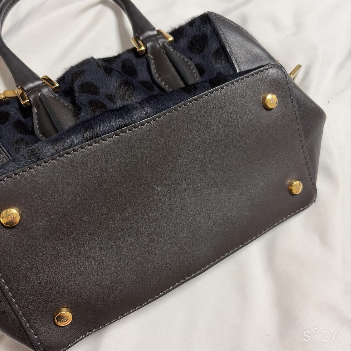 TODS 토즈 퍼 미니 크로스백 상품이미지3