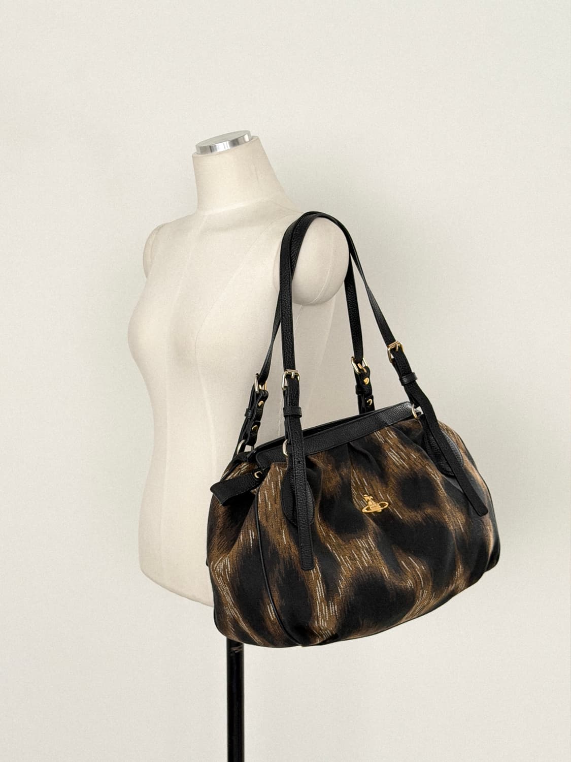 비비안웨스트우드 하라코 레오파드 리미티드 숄더백 상품이미지1