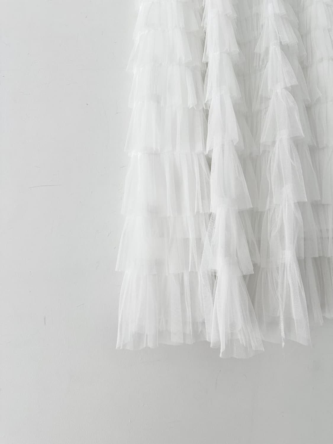 Tiered flare can can skirt / white 상품이미지2