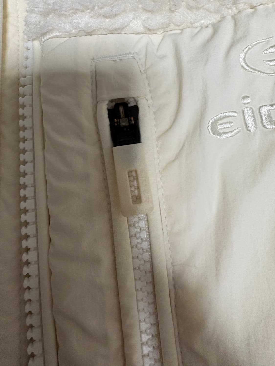 아이더 플리스(후리스)///화이트에서 아이보리 사이xl 상품이미지4