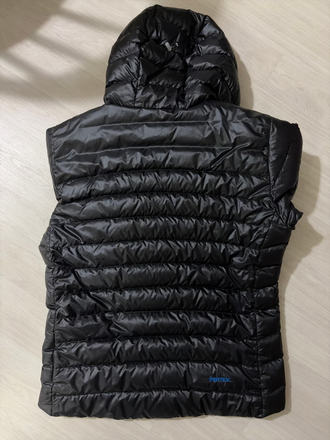 살로몬 경량패딩 상품이미지2