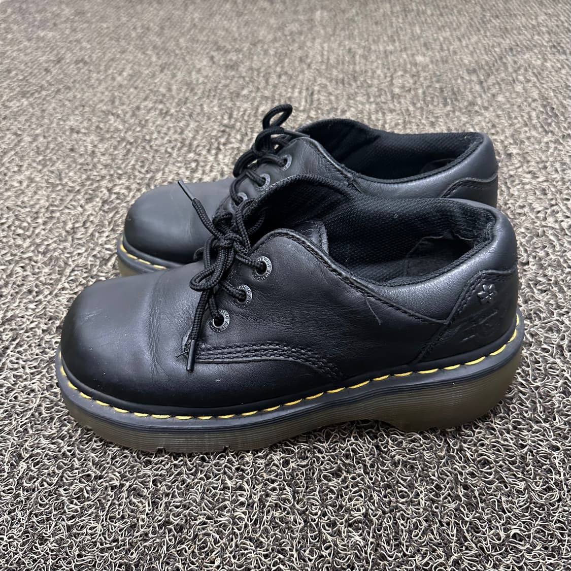 닥터마틴 찬다 3홀 여성 로퍼 블랙 240 상품이미지3