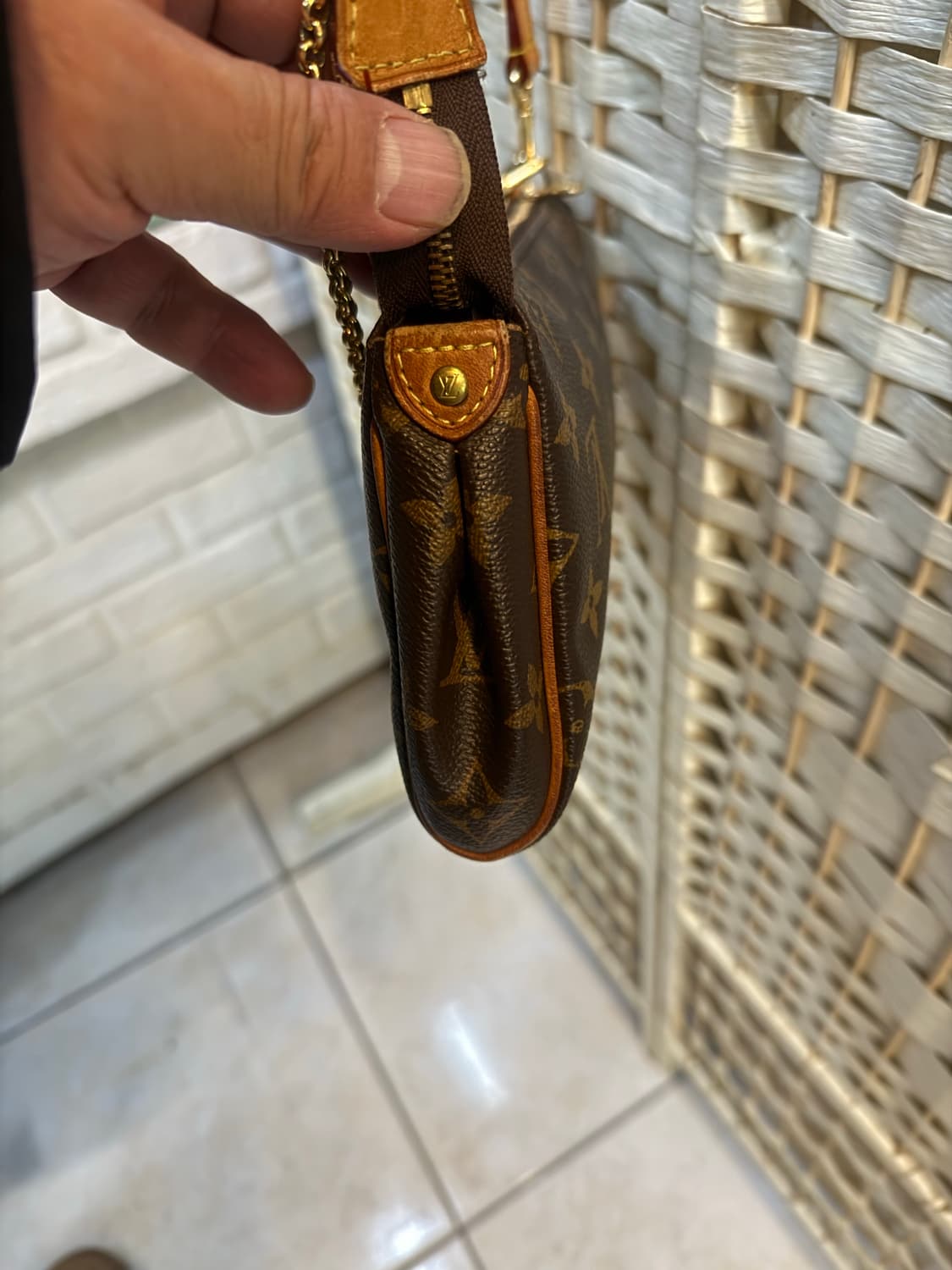 정품 루이비통 에바클러치 2way백 팝니다 상품이미지3