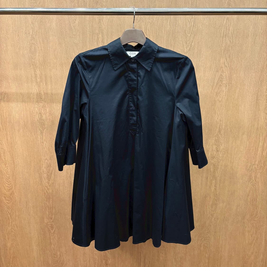 코스 코튼 카라넥 셔츠 원피스 히든 버튼 디테일 딥 네이비 상품이미지2