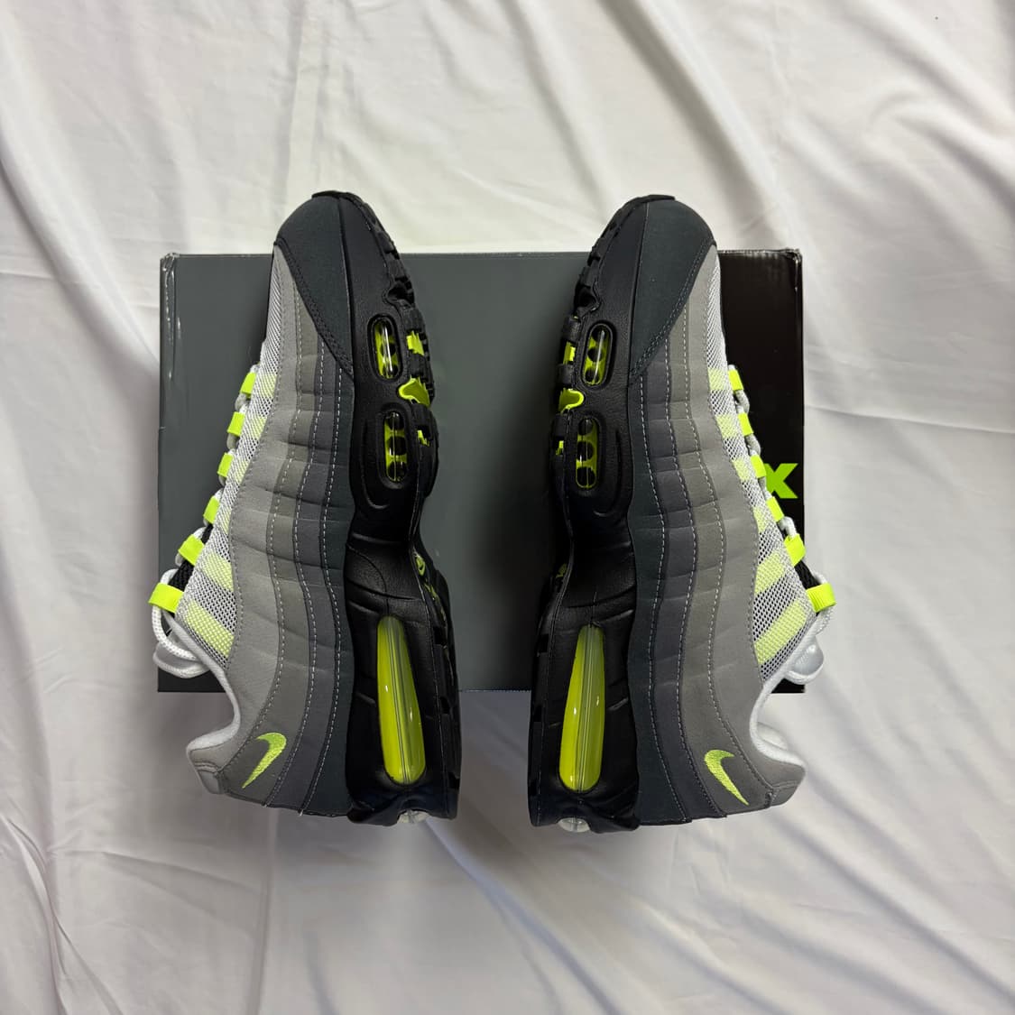 [새상품] (285) 나이키 에어맥스 95 네온 2025 상품이미지7