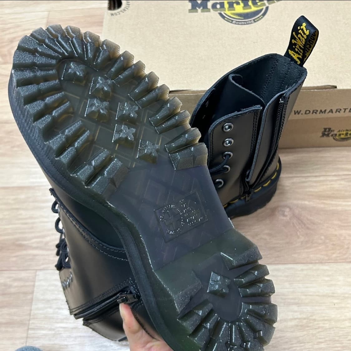 [새상품] 닥터마틴 8홀 제이든 블랙 폴리시드 스무스 230 uk4 상품이미지2