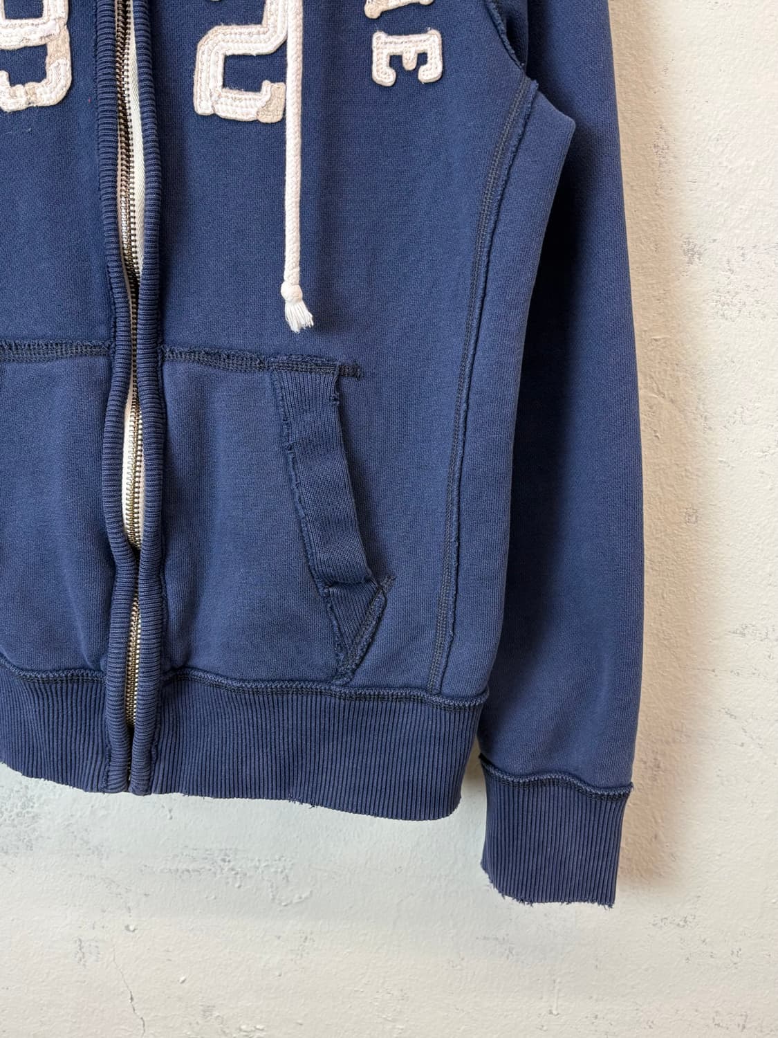 아베크롬비 네이비 스펠로고 헤비 후드집업 상품이미지3