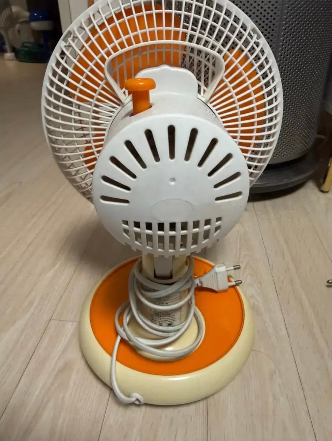 일렉트리카(Electrika) 탁상용 레트로 선풍기 상품이미지2