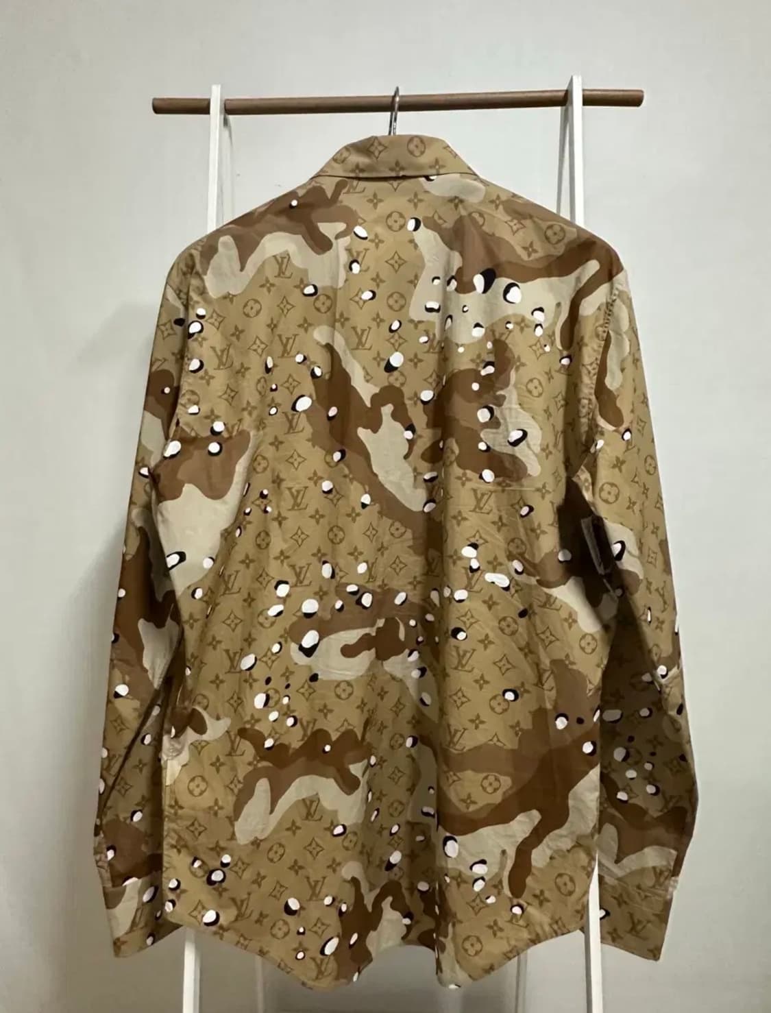 루이비통 카모 셔츠 XL 상품이미지2