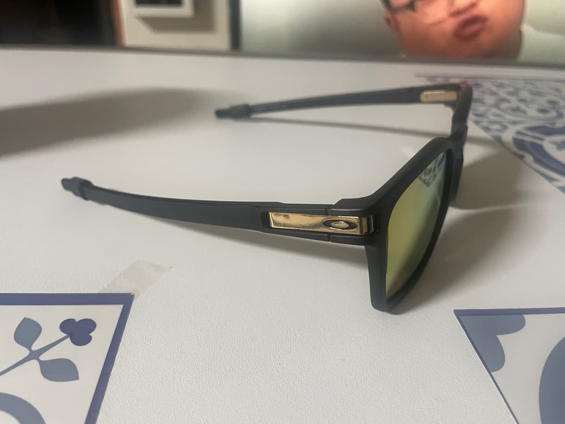 오클리 래치선글라스 스퀘어 블랙/골드 상품이미지4