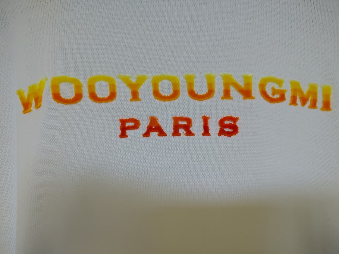 우영미 백로고 절개 니트 팝니다 상품이미지2