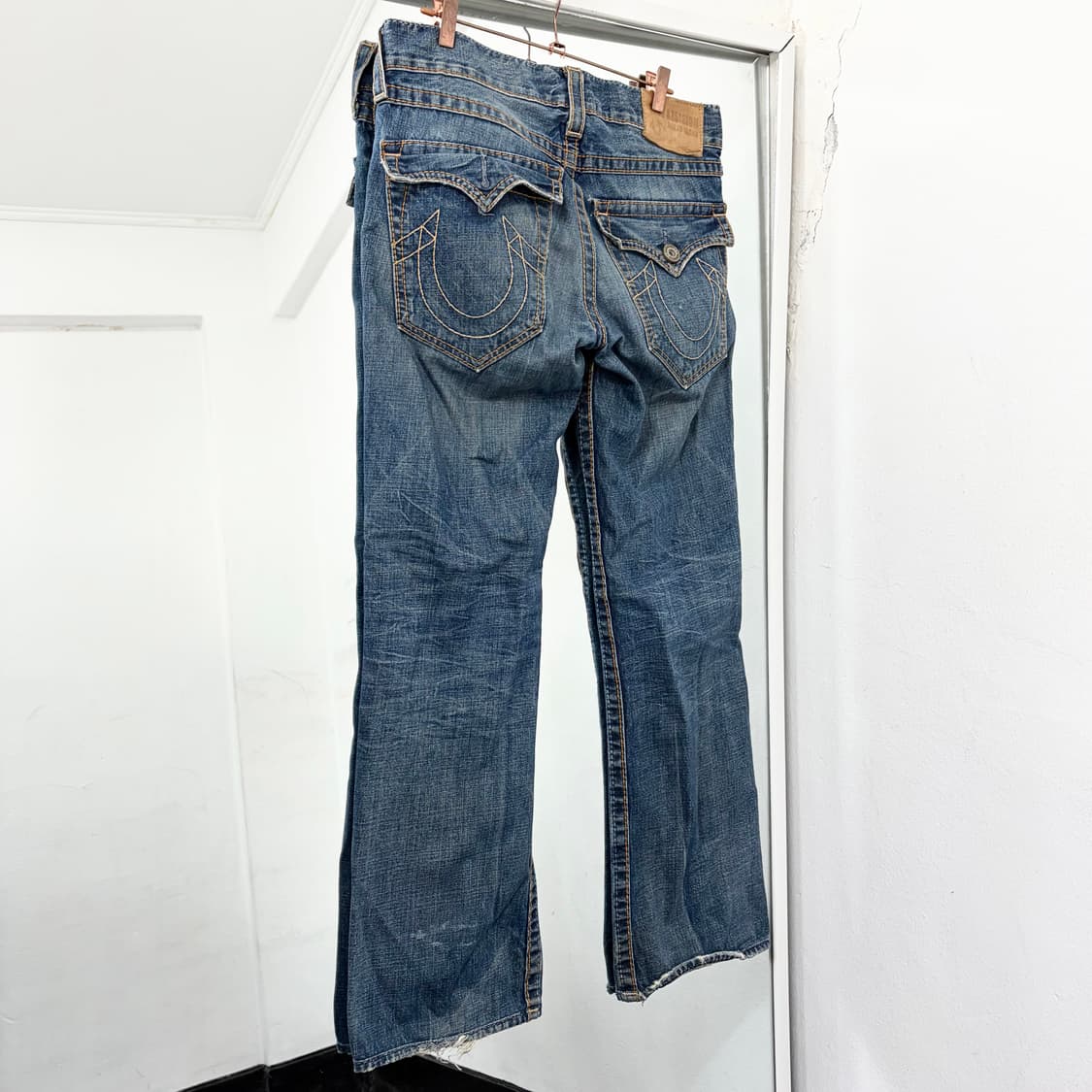 트루릴리전 부츠컷 데님 팬츠 상품이미지4