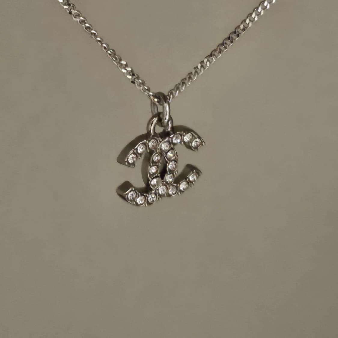 샤넬 925실버 빈티지 업사이클링 미니큐빅 목걸이 상품이미지3