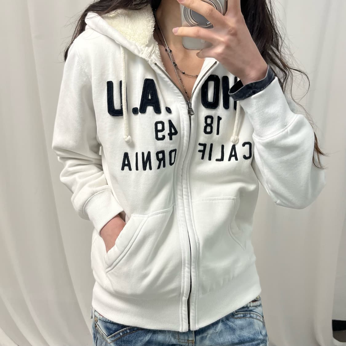 WHO.A.U White Fleece Hoodie Zip-up 상품이미지3