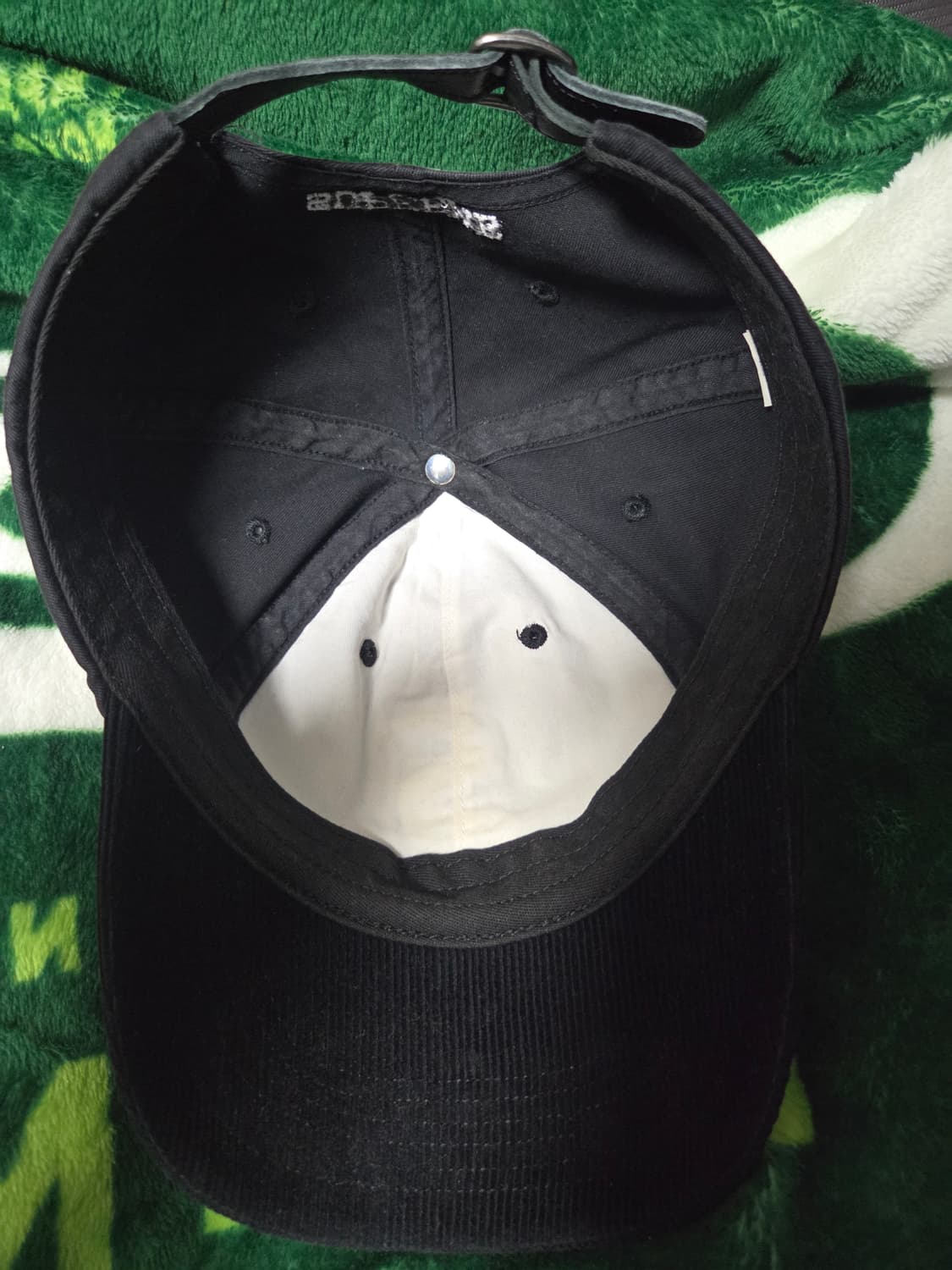 슈프림 투톤 S로고 6패널 블랙 24ss 상품이미지2