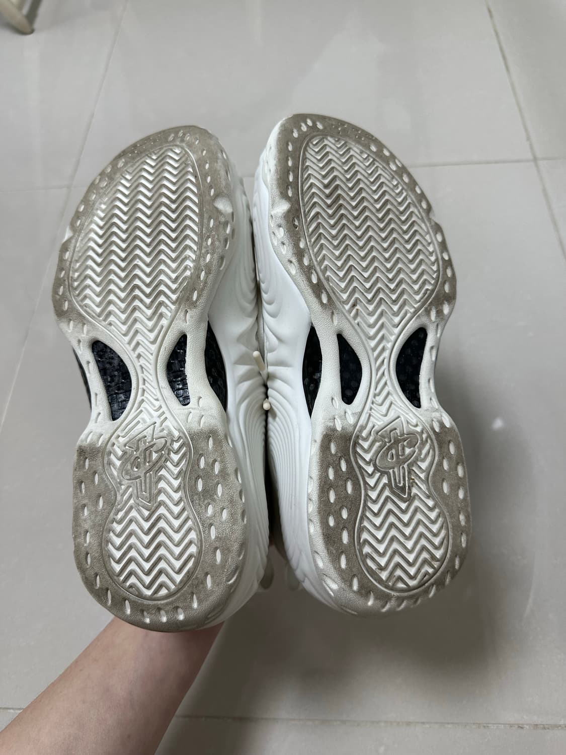 [270] 나이키 꼼데가르송옴므플러스 에어폼포짓 원 화이트 상품이미지6