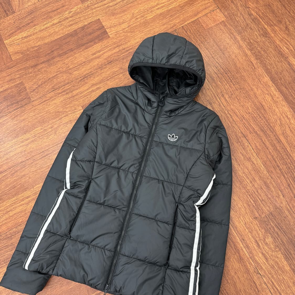 여성용 M 아디다스 슬림 패딩 후드 자켓  상품이미지2