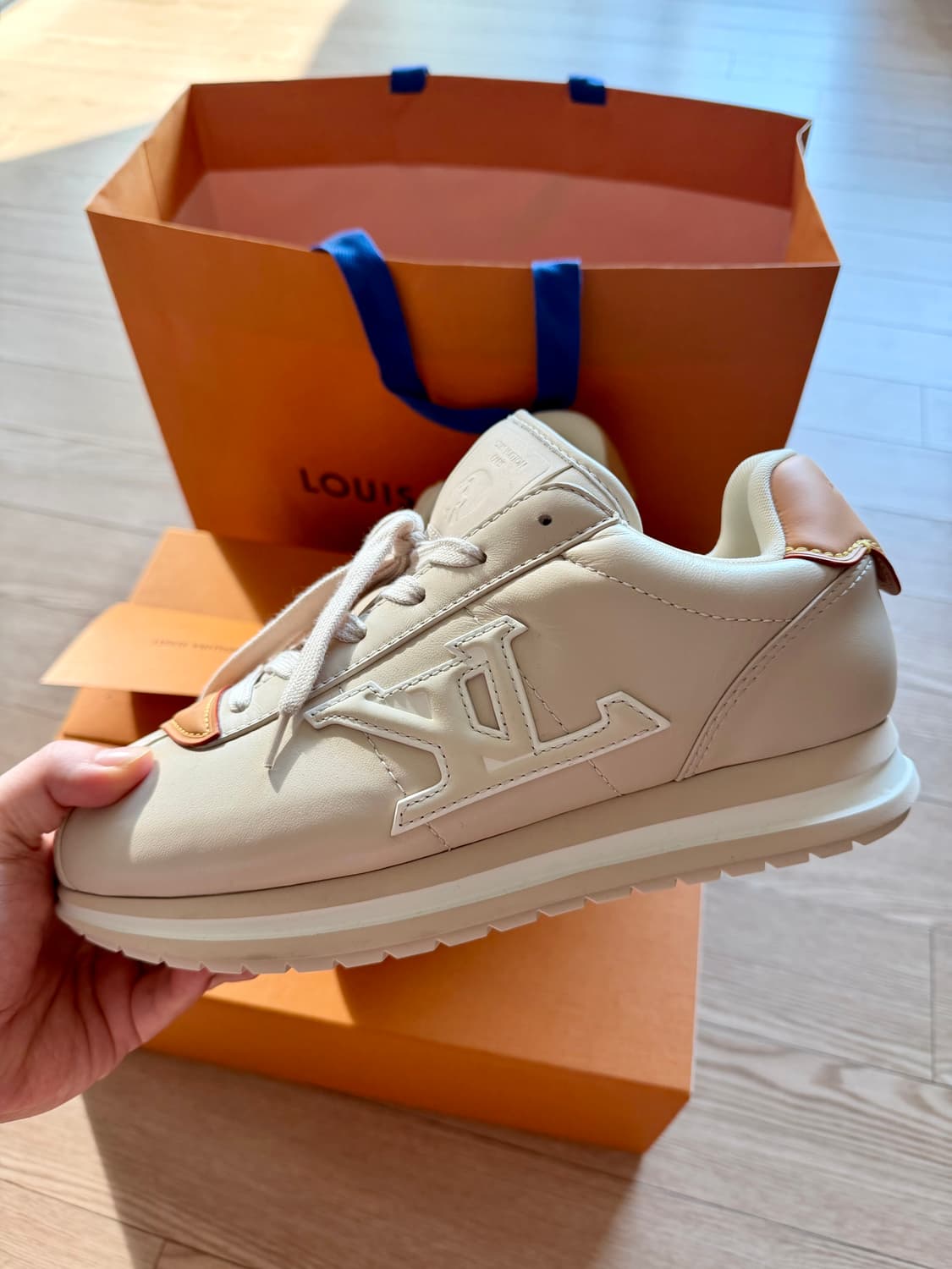 루이비통 버터소프트 스니커즈 베이지 size7(새상품) 상품이미지2