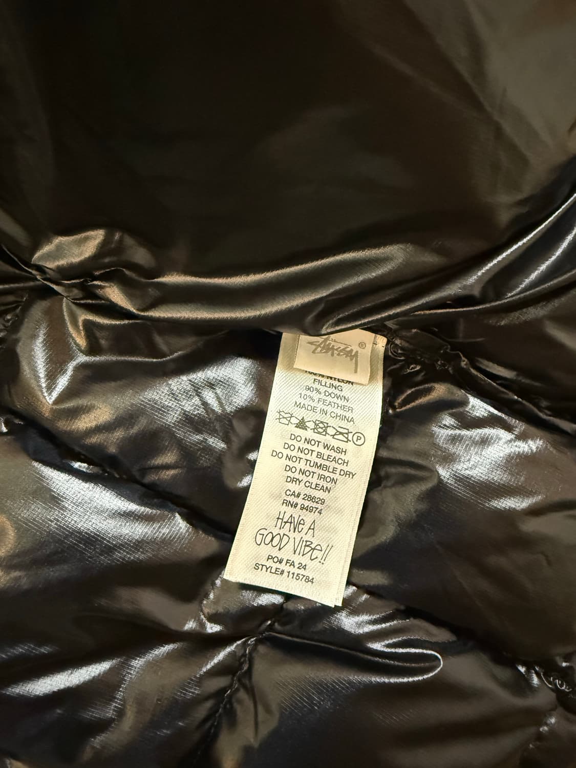 스투시 미드웨이트 푸퍼 유광 블랙 상품이미지4