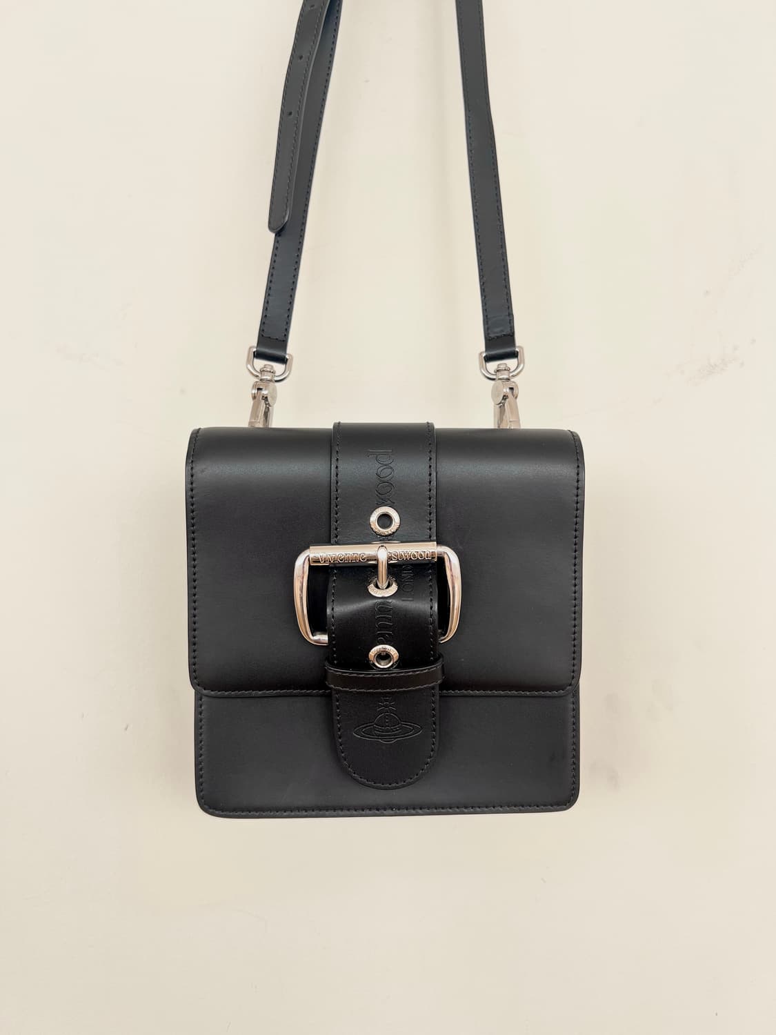 비비안웨스트우드 알렉스 사첼 레더 크로스백 상품이미지1