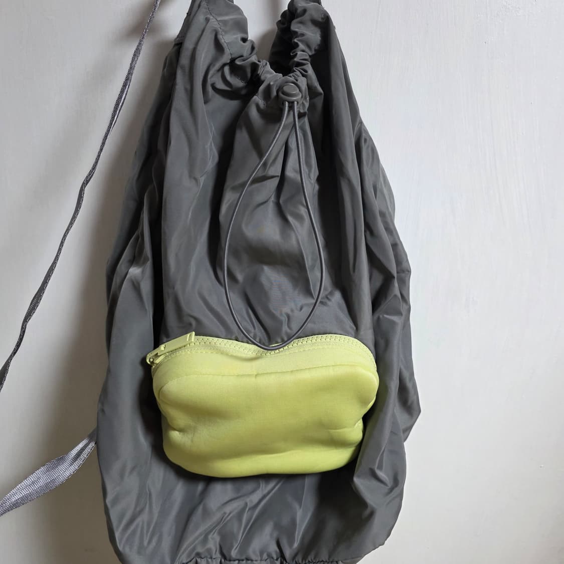 새상품) cos 소프트 패커블 백 상품이미지1