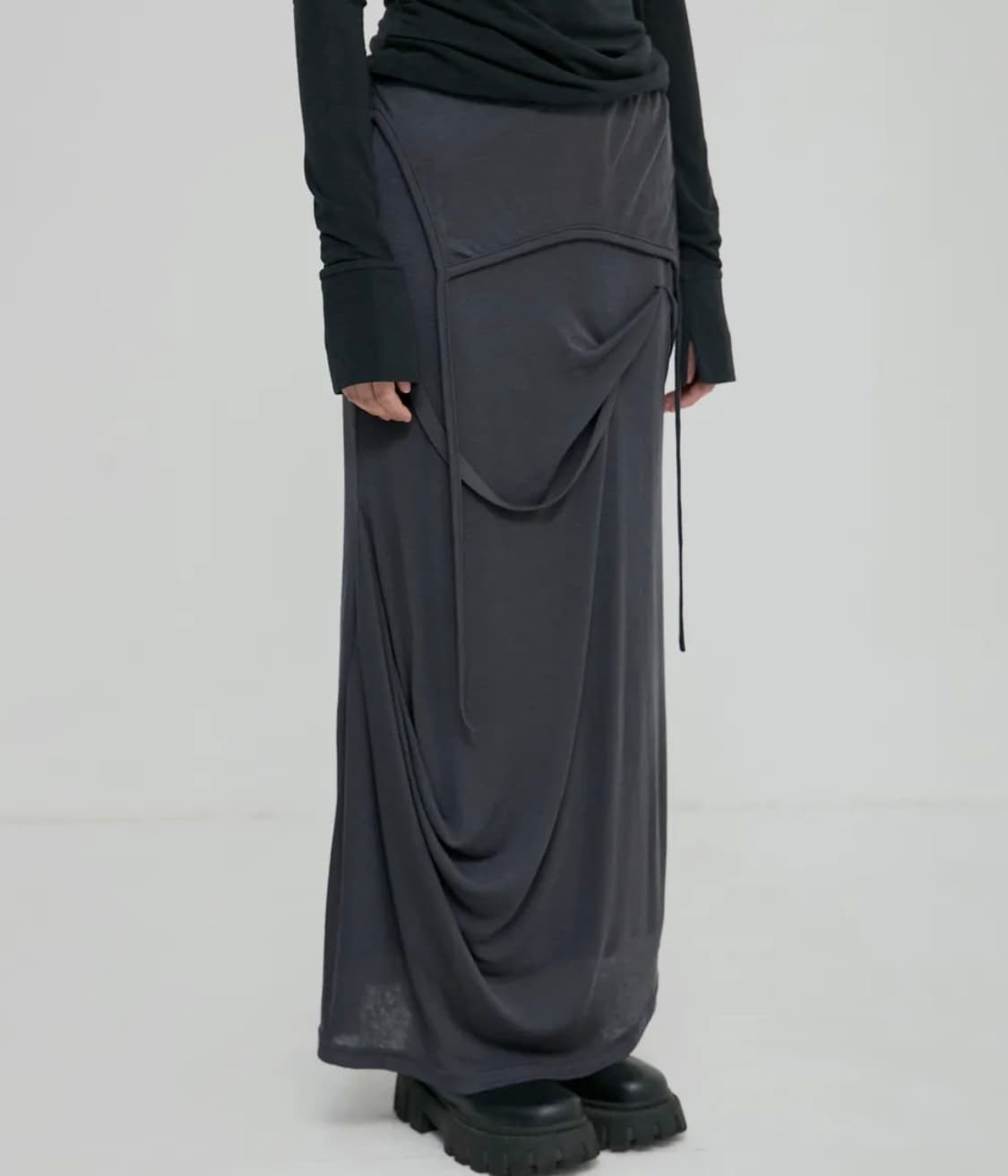 플레어업 드레이프 롱스커트 차콜 상품이미지1