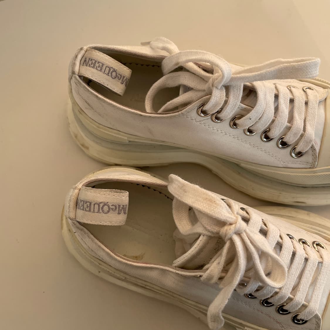 알렉산더 맥퀸 트레드 슬릭 로우탑 스니커즈 상품이미지9