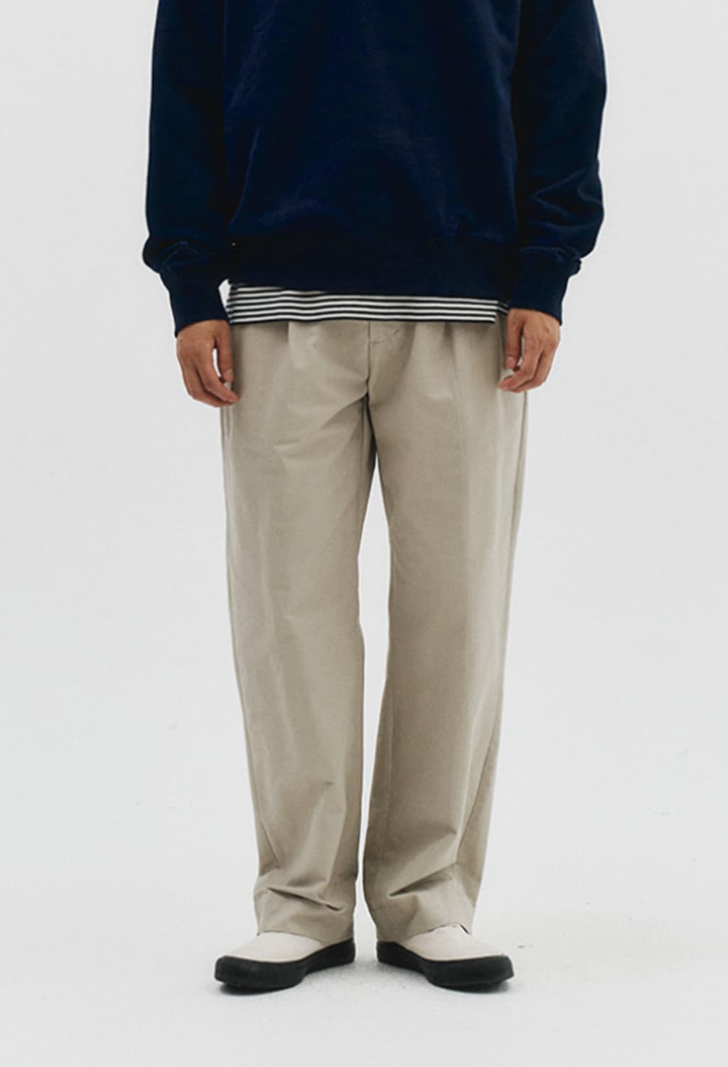 아웃스탠딩 와이드 투턱 치노팬츠 라이트베이지 상품이미지2