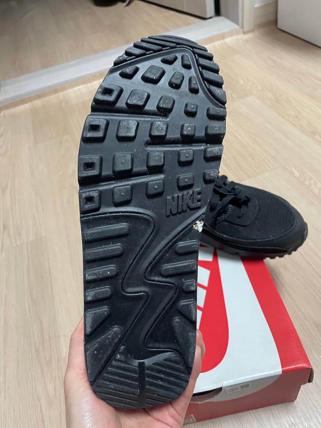 나이키 에어맥스90 올블랙 250사이즈 상품이미지3