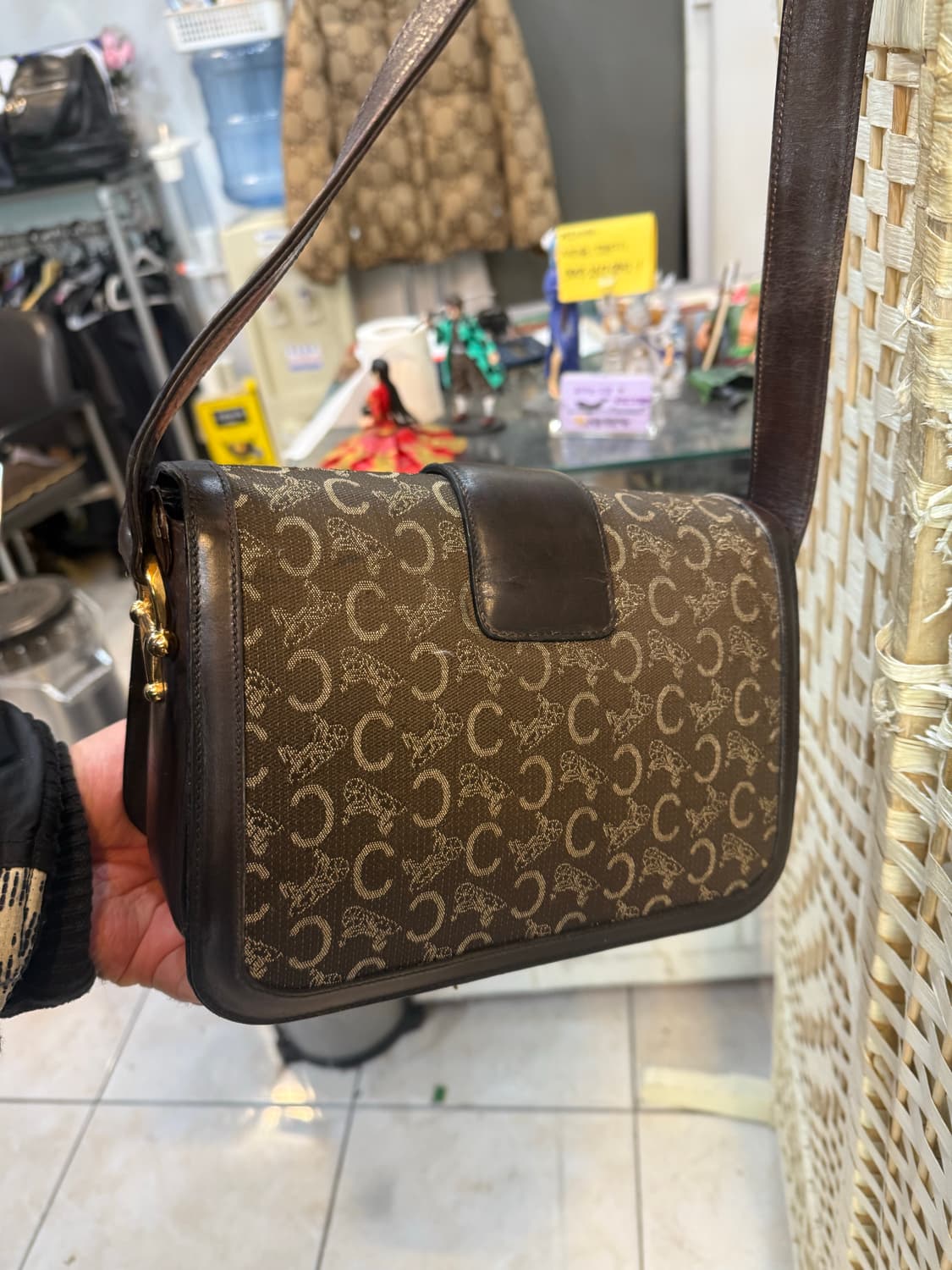 정품 셀린느 캔버스 크레시 숄더백 팝니다 상품이미지4