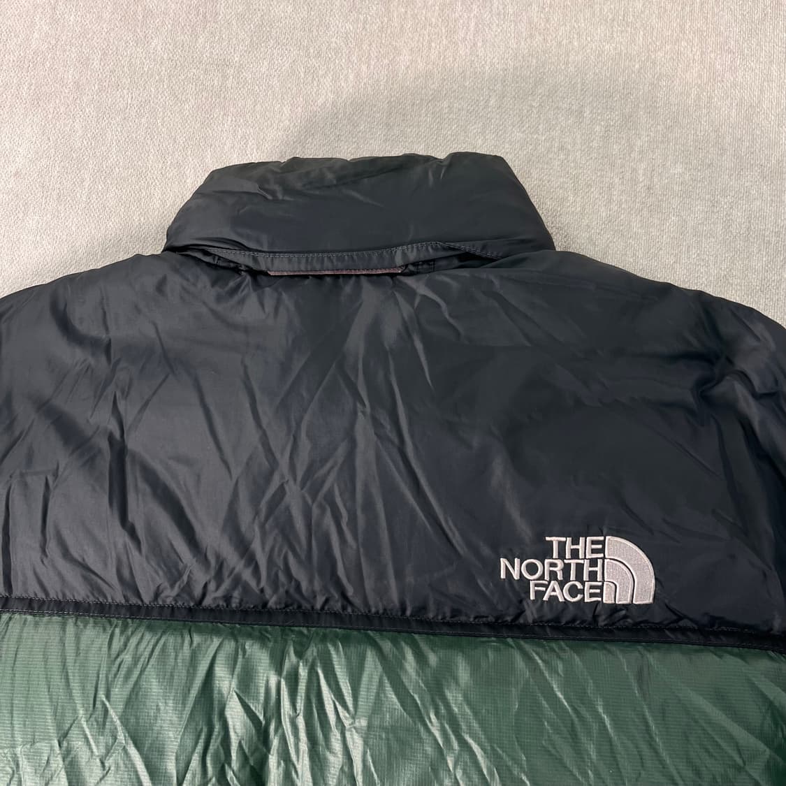 100 노스페이스 1996 눕시 700 카키 패딩 상품이미지7