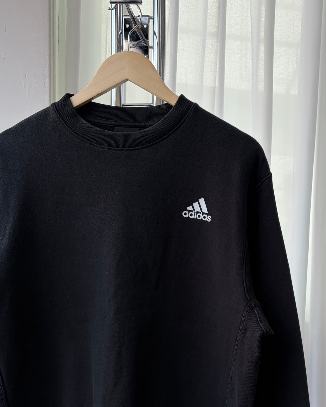 [M]아디다스 에센셜 클래식 블랙 맨투맨  상품이미지3