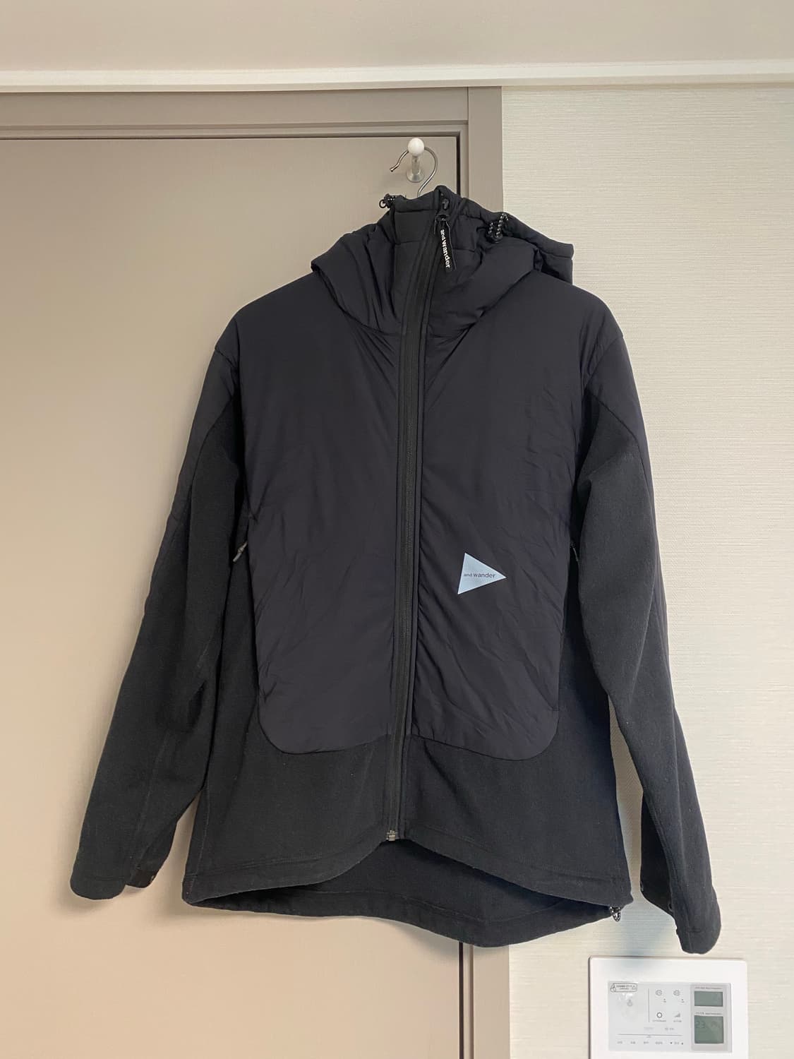 앤드원더 탑플리스 And Wander 상품이미지1